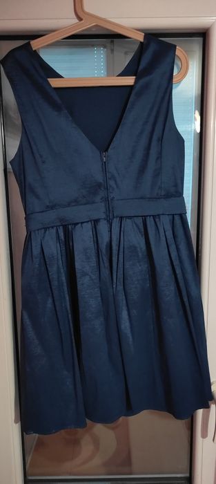 Дамска рокля официална! Чисто нова!Синя тъмно,с перлен колан!