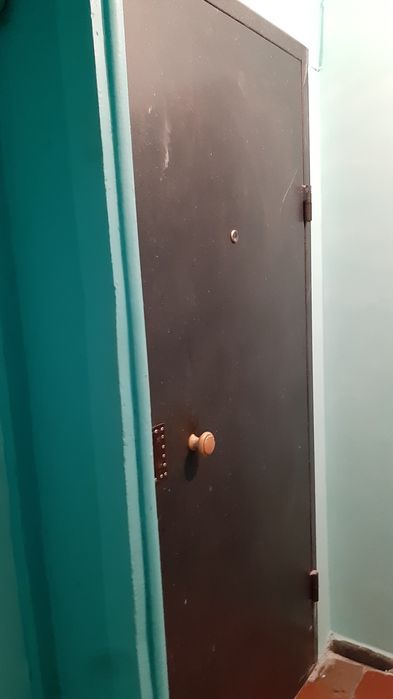 Продам комнату на Серикпаева 1/2