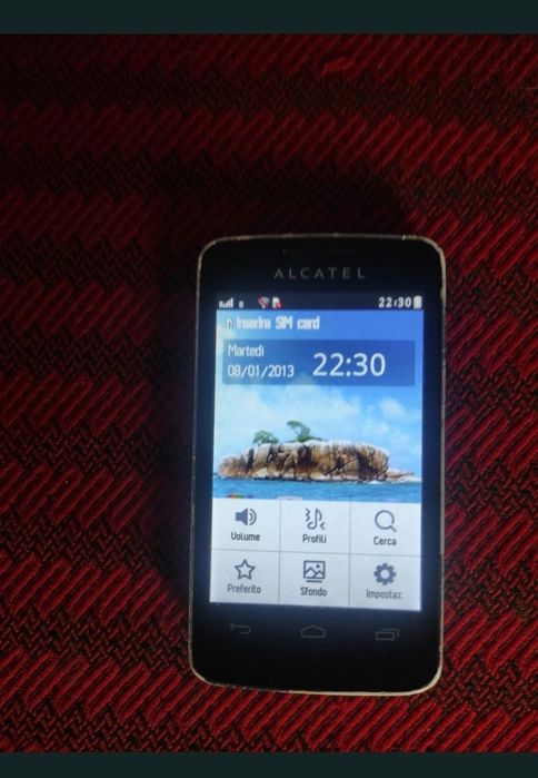 Telefon  cu touchscreen și cameră foto/video, bună stare de funcționare.