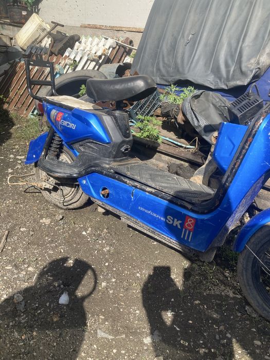 Продам электорскутер ск8 синий