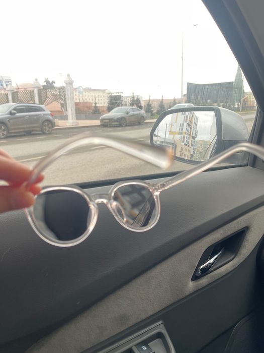 Очки солнцезащитные