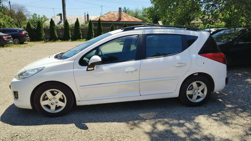 Vând Peugeot 207 SW