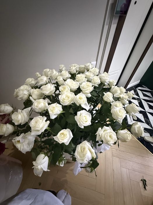 Цветы розы,кустовые,пионовидные розы