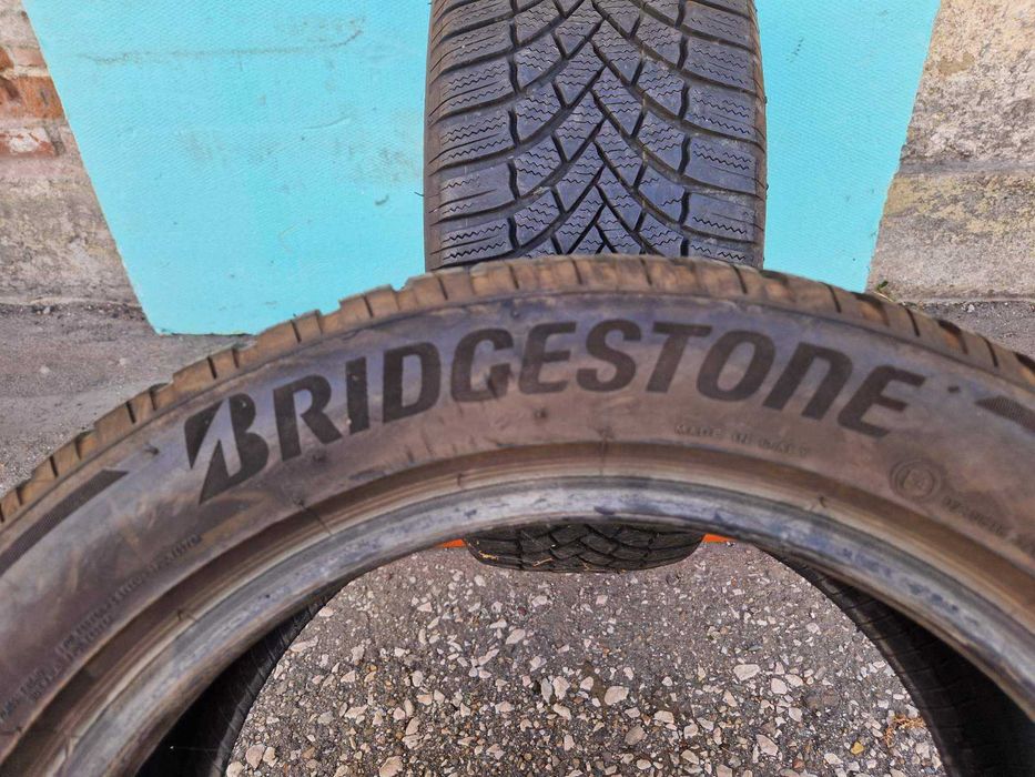 2 Bridgestone R17 225/50 Зимни гуми  DOT3319