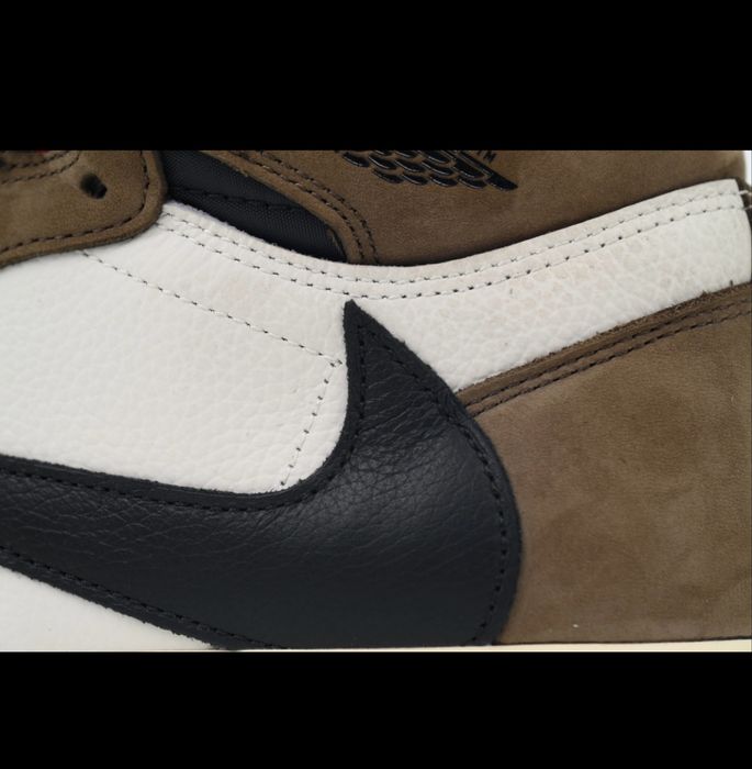 Jordan 1 Travis scott