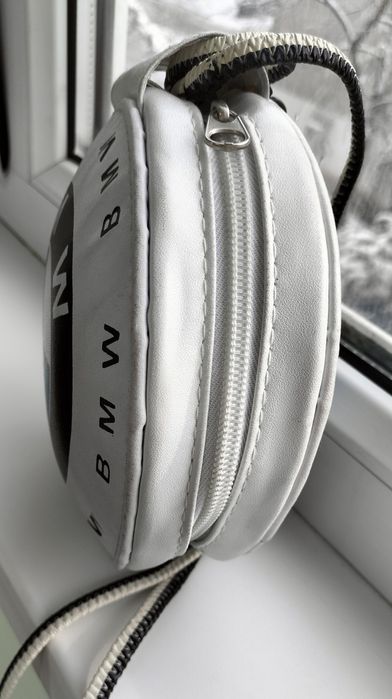 продам сумочку для автомобиля, недорого