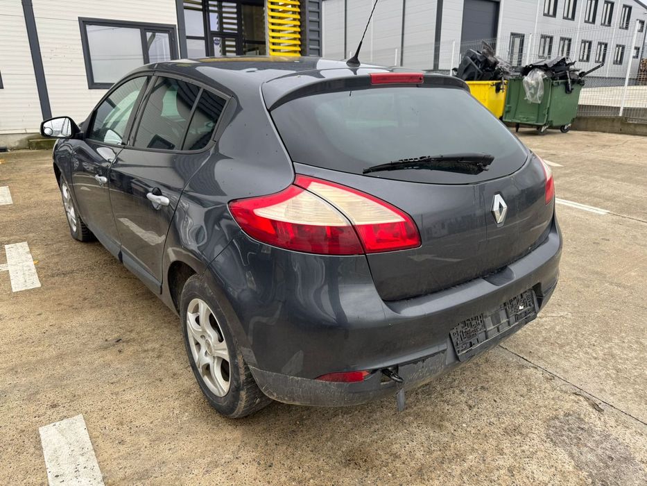 Dezmembrez / Dezmembrari / Piese / Accesorii Renault megane 3 gri 1.6 benzina 2009 volan stanga