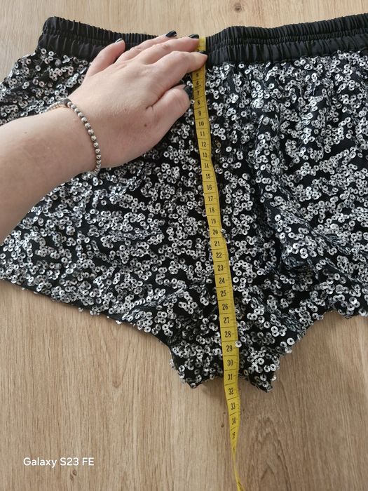 Pantaloni scurti Zara