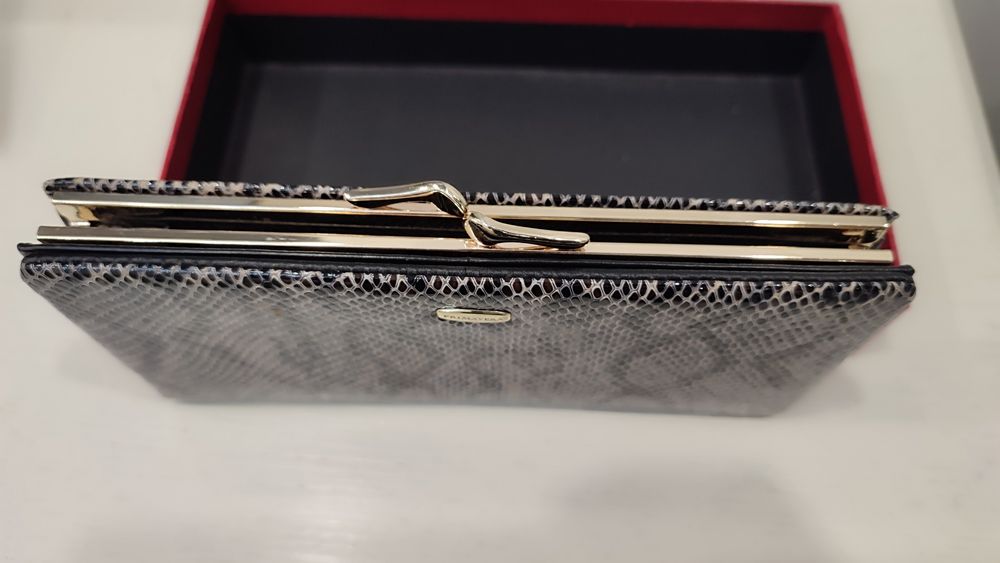 Продам женское портмоне