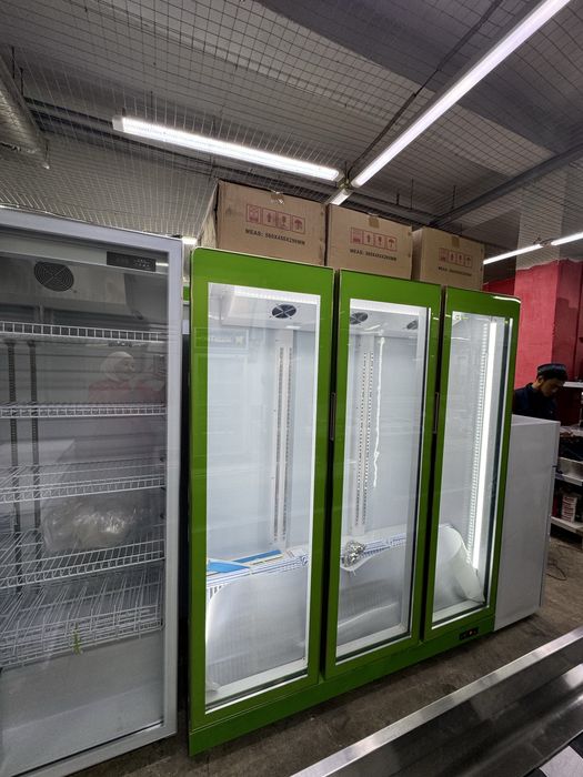 Витринные холодильники со склада