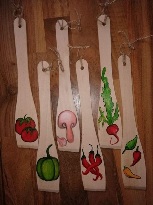 Рисувани лъжици.