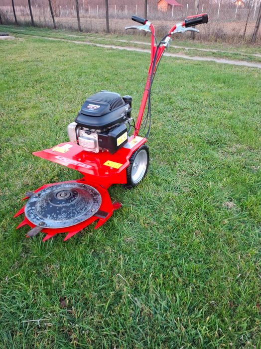 Masina tuns iarba / motocositoare honda