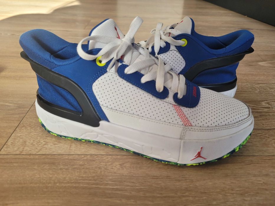 Adidasi Jordan Nike marime 39 si 40