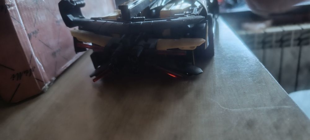 Лего техник машинка Бугатти из Германии