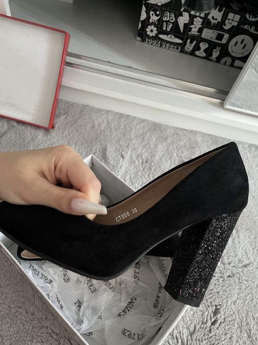 Pantofi eleganti