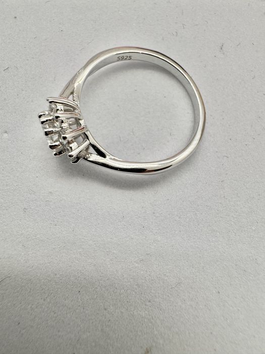 Сребърен пръстен с мойсанит(диамант) 0.5 карата