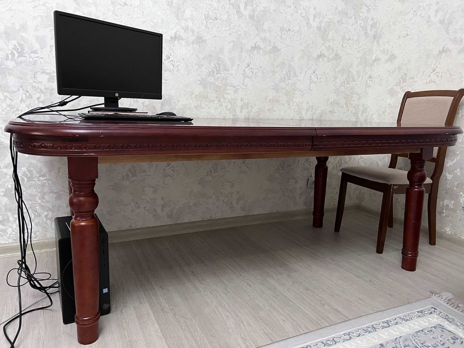 Стол в хорошем состоянии