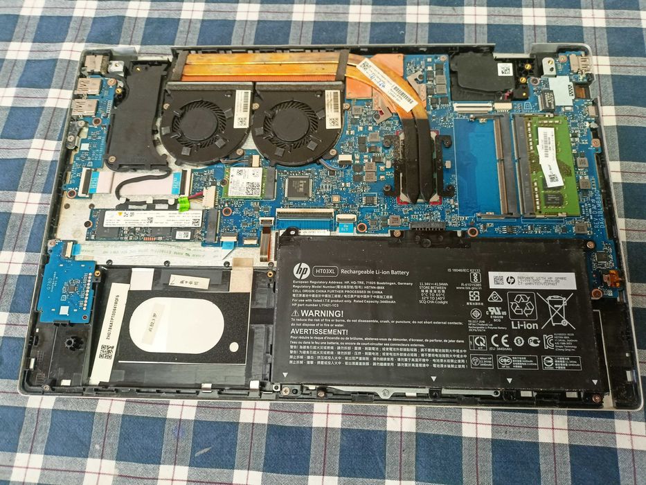 Elemente HP seria 15-CS3xxx 15-CS