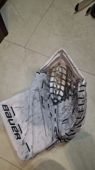 Продам перчатки хоккейного вратаря