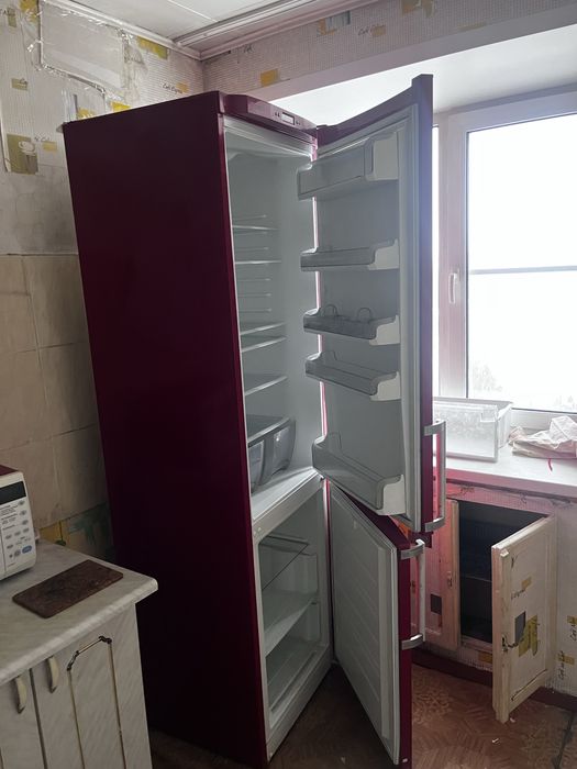 Холодильник двухкамерный