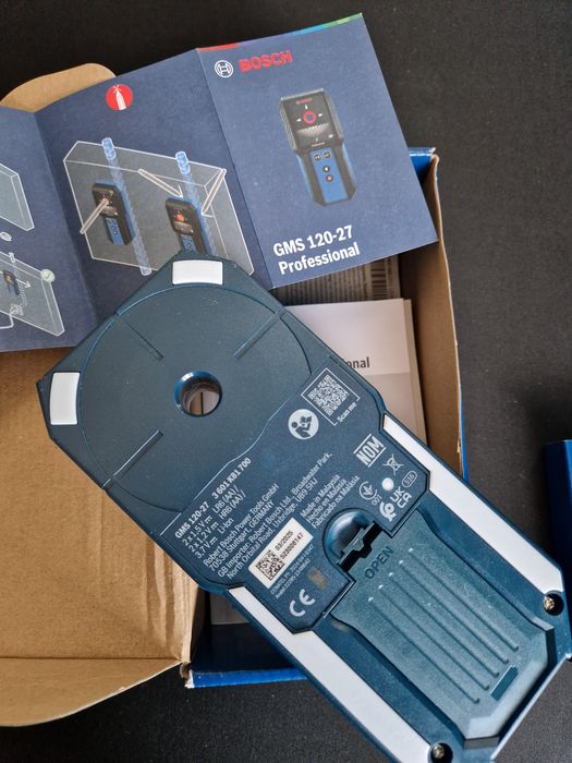 Detector digital de metale si cabluri electrice GMS 120-27, Bosch, acumulator 3.7V 1.0Ah, dimensiuni 186x86x33mm, cu husa de protectie