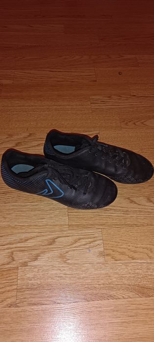 Продам футбол обувь