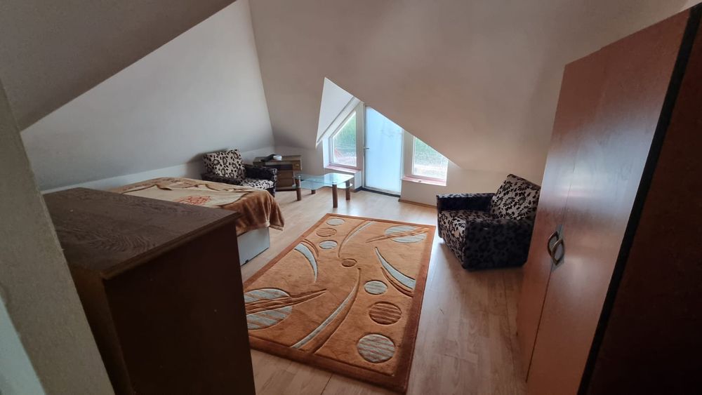 Închiriez apartament la mansarda pe Malul Mureșului