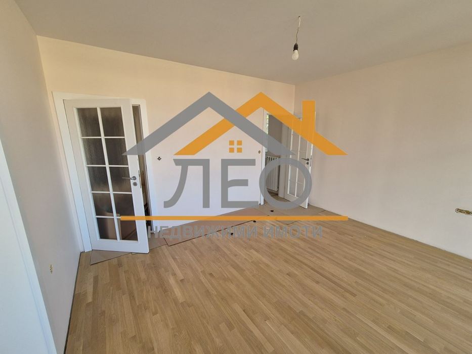 Продава се Тристаен апартамент в Севлиево - 117 кв.м за 1069 €/кв.м - Снимка #5