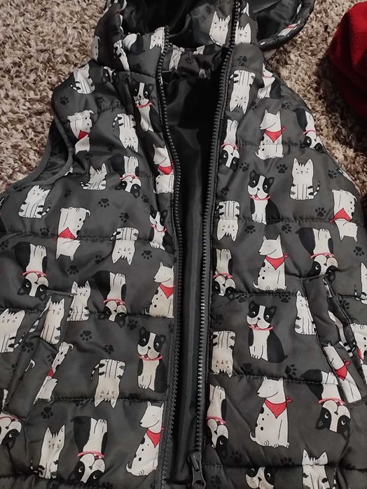 Hanorac Bennetton,vesta Pepco 6-7 ani si caciula Decathlon