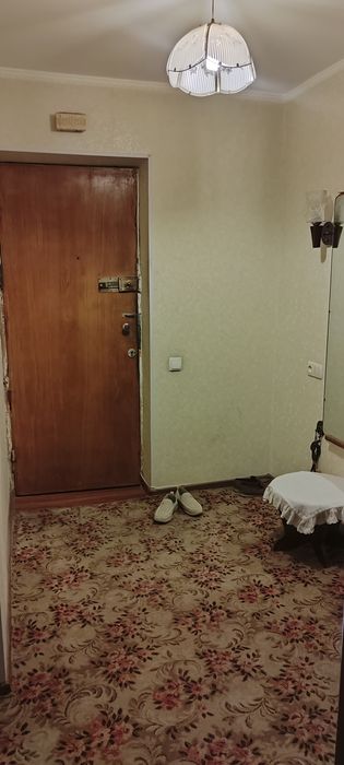 Метро БИЙ, 3 комнатная кирпич балкон 2*6  78 м.кв парковка