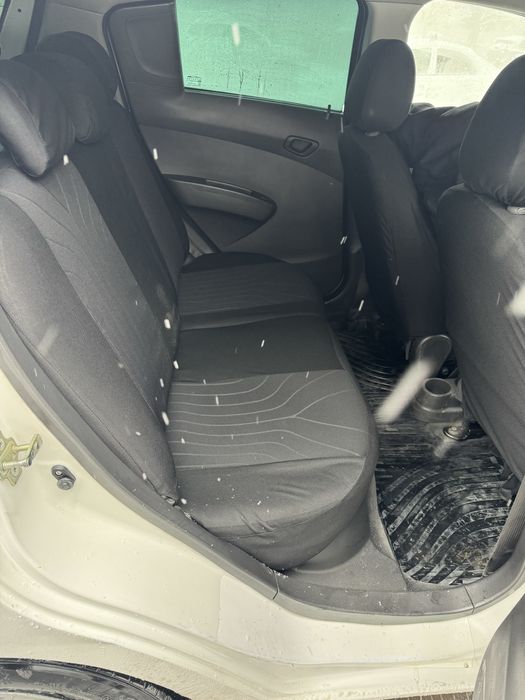 Spark 2011yil rangi oq