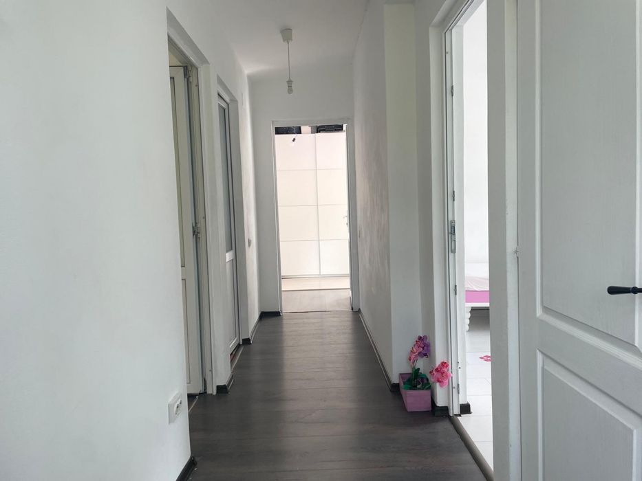 Inchiriez casa Proprietar 5 camere, zona linistita curte, super ocazie