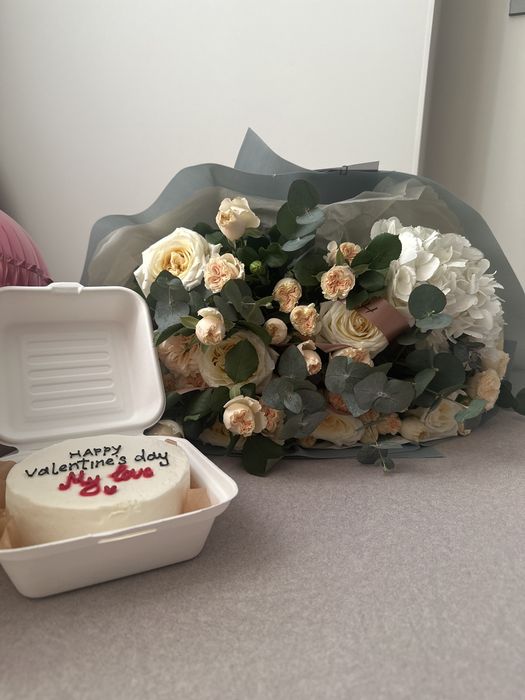 Цветы с бентотортиком и шариком