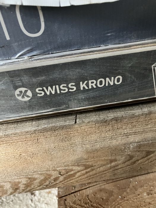 Продам две пачки ламината