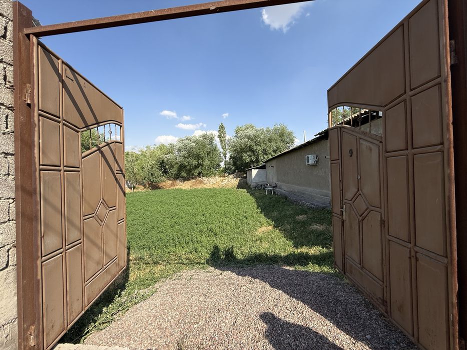 Срочно продается участок пустая земля очень хорошая локация.