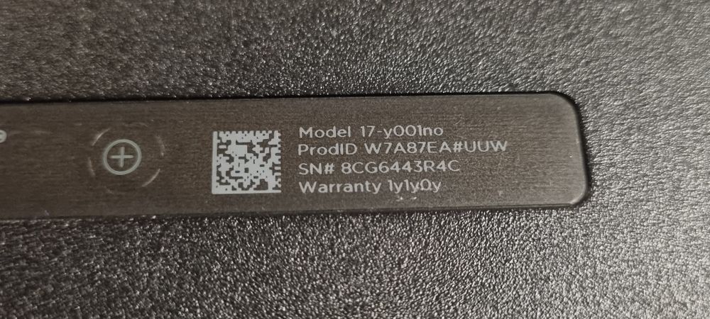 лаптоп HP Notebook модел 17-y001no