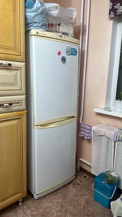 Продам холодильник LG