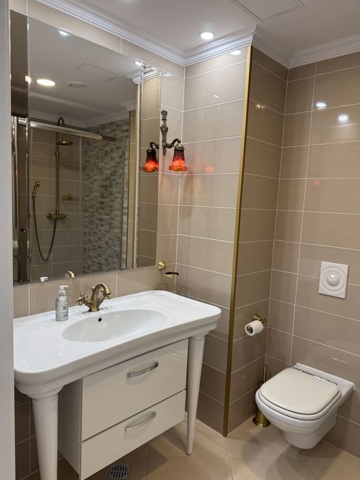 Apartament 3 camere et 2. 105mp