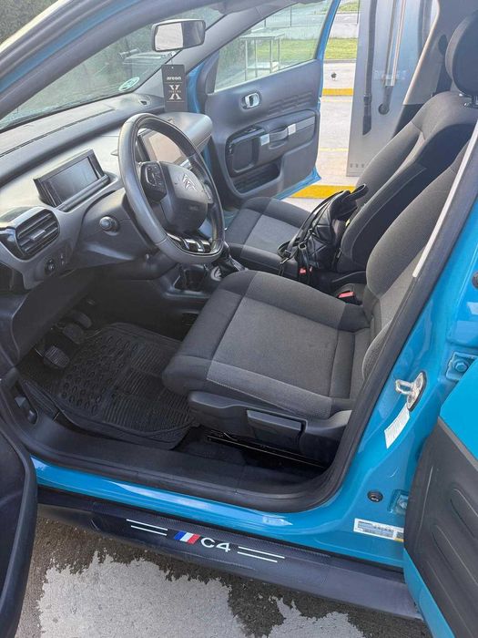 Vand citroen c4 cactus an 2017 acte la zi ,cauciucuri 10% uzura inchidere centralizata geamuri electrice 2 chei touch screen cu android auto motr 1.2