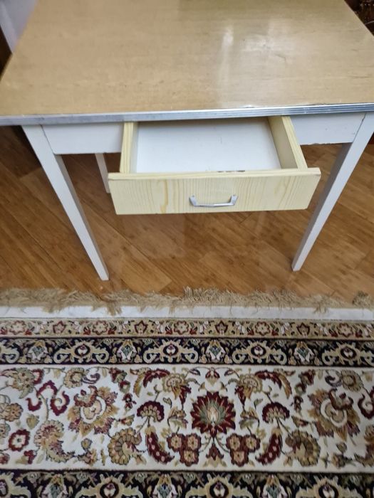 Столы компьютерные, журнальные,кухонные