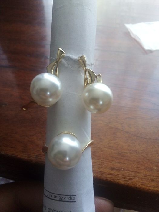 Продам комплект ювелирных изделий