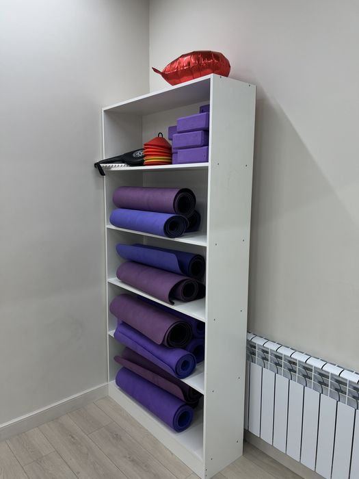 Белый стеллаж-шкаф