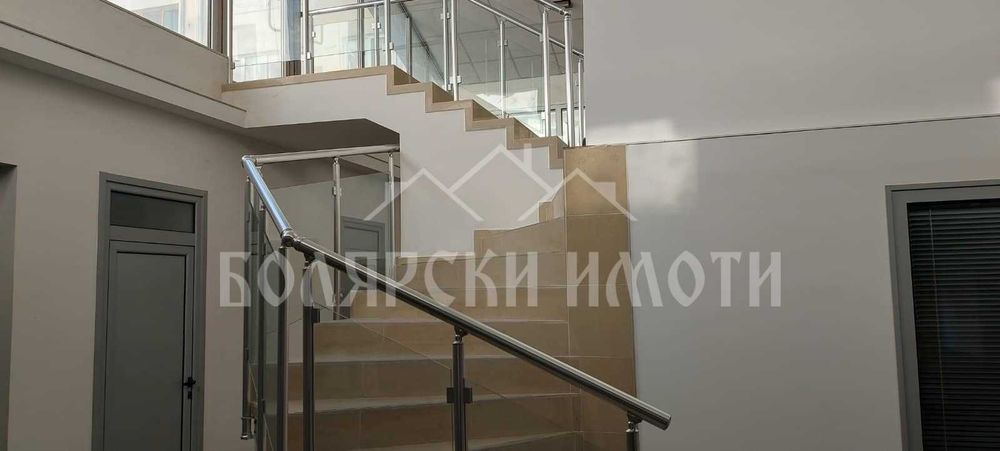 Продава се Офис в Велико Търново, Център - 195 кв.м за 1365 €/кв.м - Снимка #3
