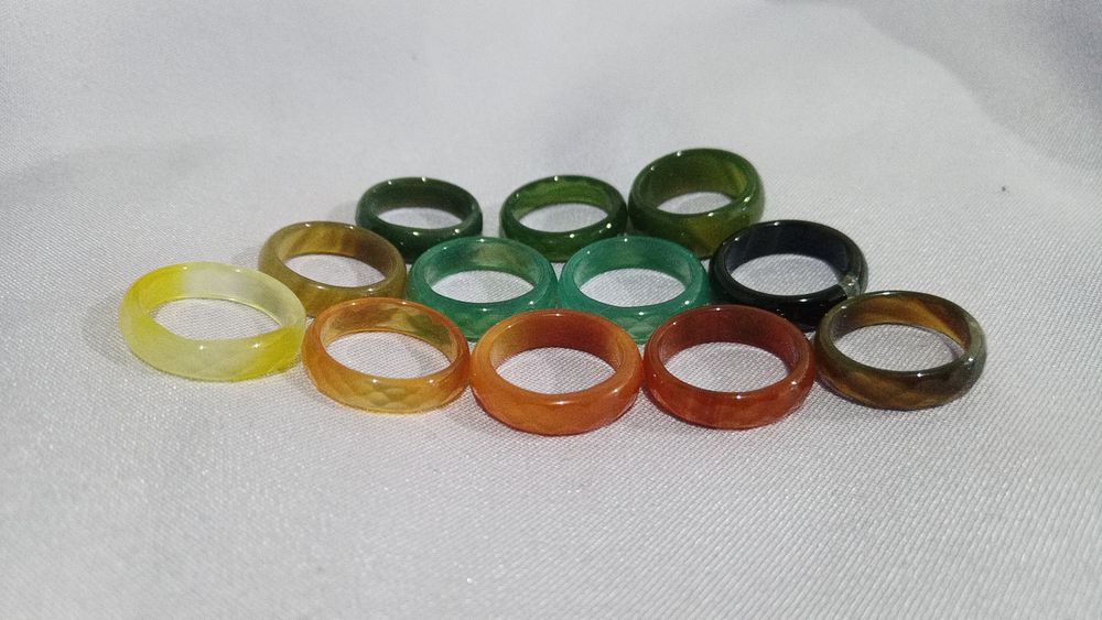 Кольца и кулоны из натурального камня