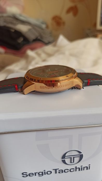 Часовник Sergio Tacchini