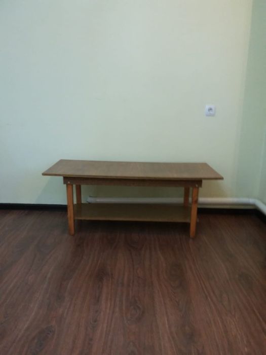 Продам журнальный столик и стол