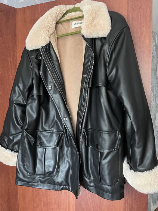 Продам демисезонную кожанку