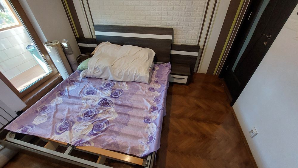 Mobila dormitor, dulapuri, comoda tv, pat, somiera, noptiere.