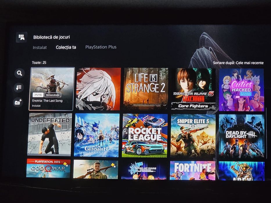 Vând Consola PlayStation 5 Digital Edition (PS5) Slim, 825 GB+ 2 controlăre +contul de jocuri