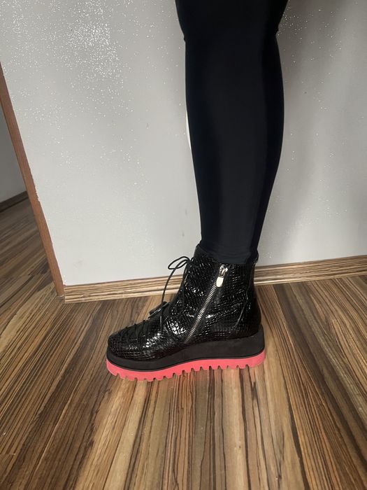 GHETE/botine de dama din piele naturala marimea  37